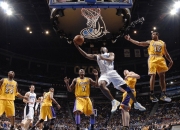 开云体育中国-雄鹿之角刺破长夜，字母哥的制胜时刻与NBA季后赛的永恒魅力