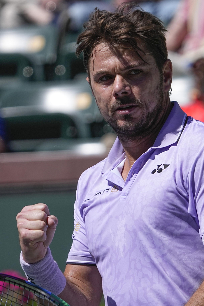 英国网球队险胜澳大利亚网球队，瓦林卡三分雨点燃全场