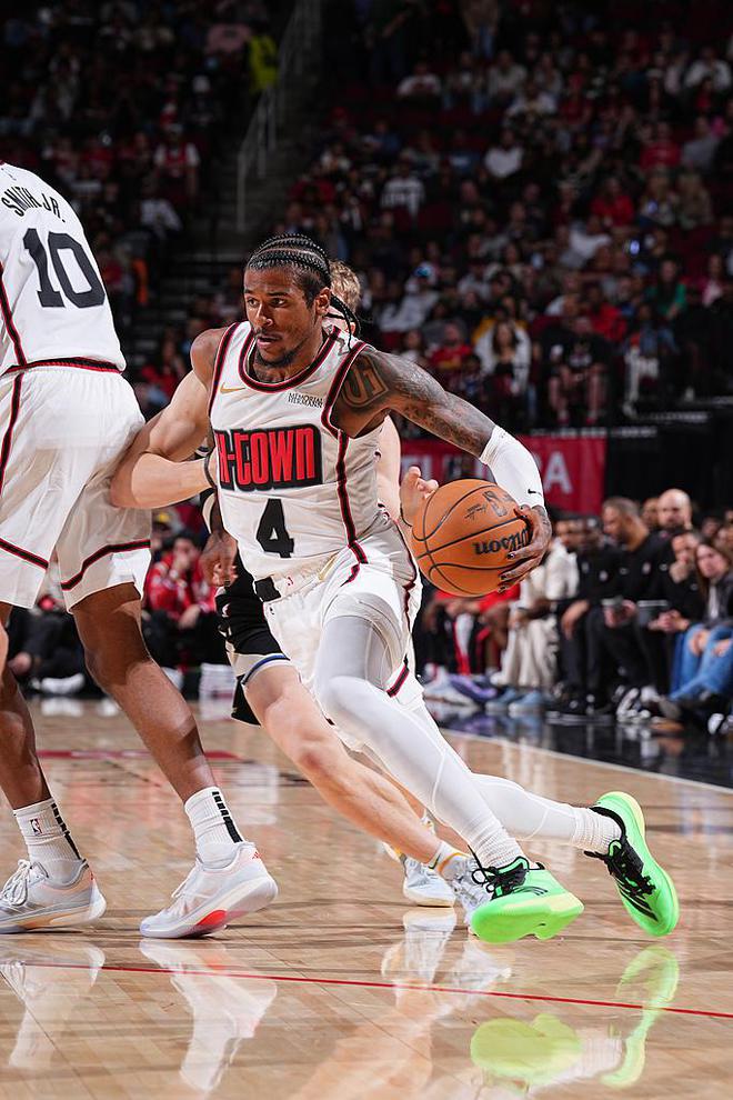 关于雄鹿力克热火，杰伦·布朗关键制胜的信息