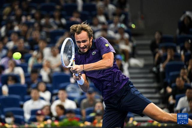 日本网球队血洗世界网球队,梅德韦杰夫绝境逆转的简单介绍 日本网球队血洗世界网球队,梅德韦杰夫绝境逆转的简单介绍