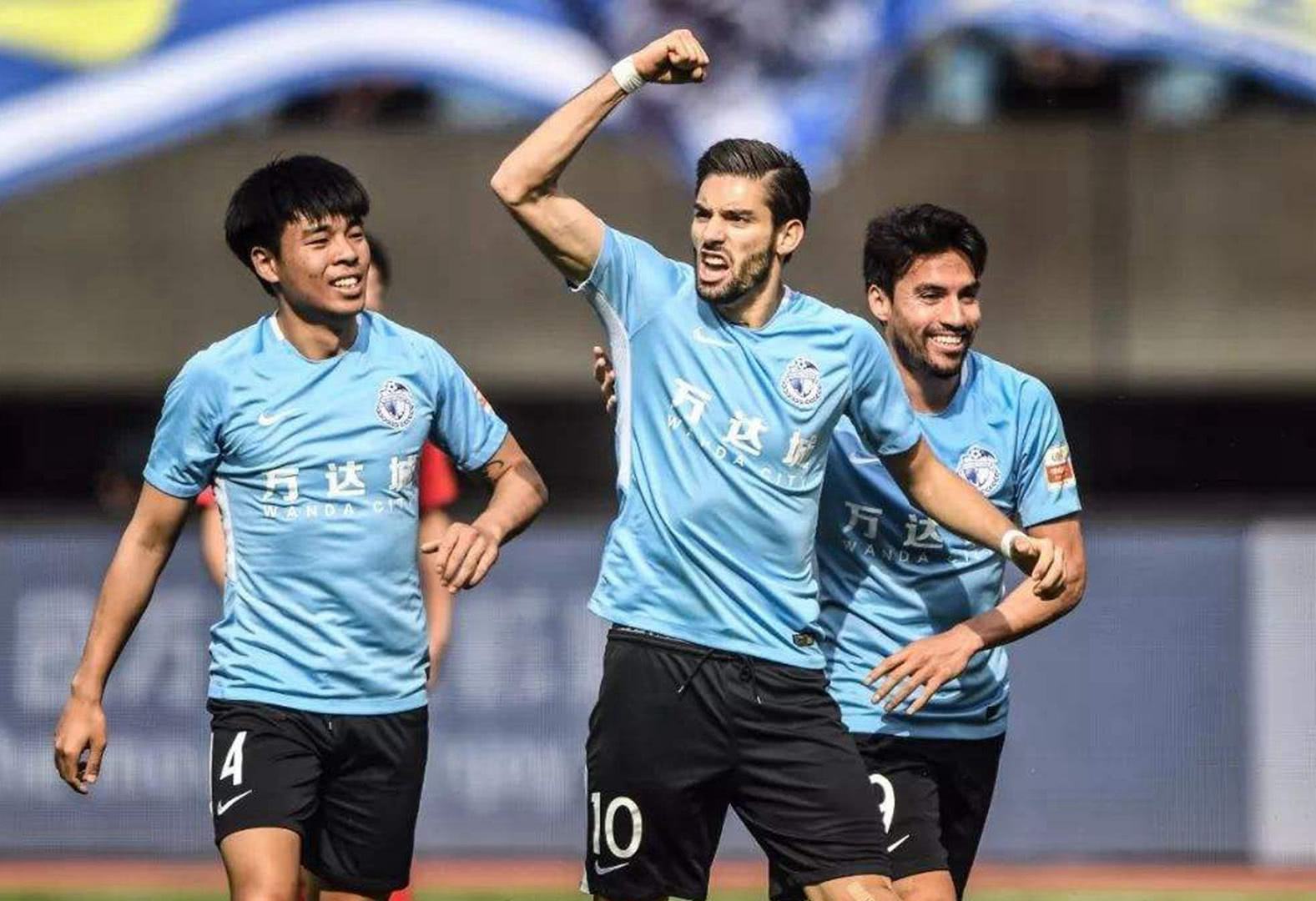 大连一方意外退出,球队精神状态备受质疑 大连一方意外退出,球队精神状态备受质疑