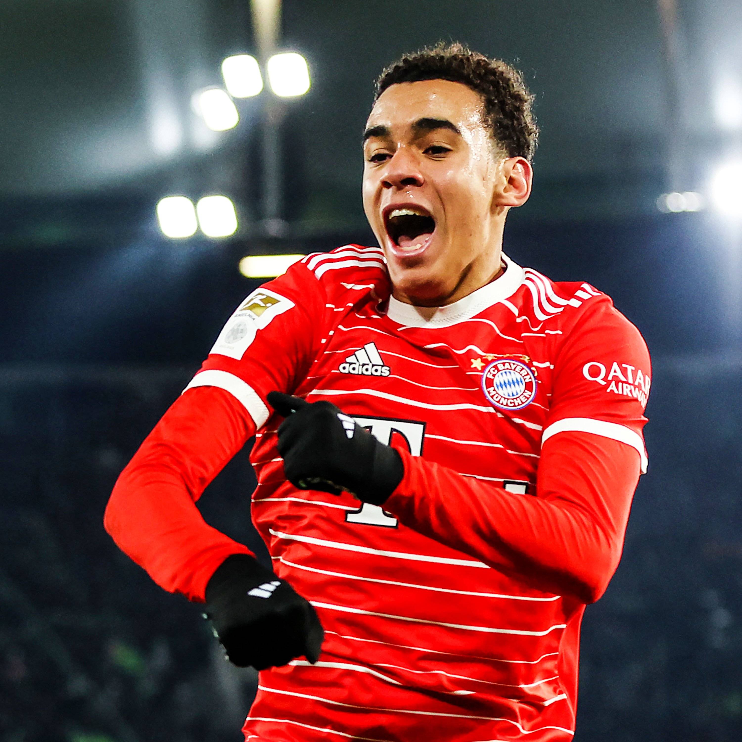 包含锡耶纳斯外援暗杀拜仁核心赛前重伤的词条