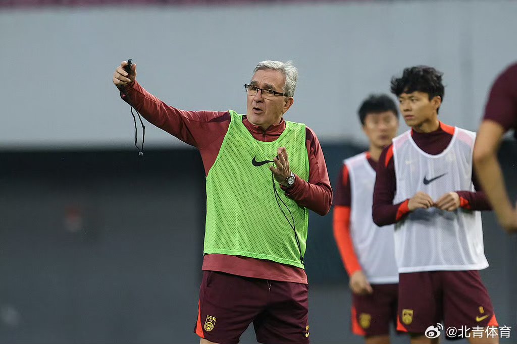 对手力压,球队总算保住了胜利的简单介绍 对手力压,球队总算保住了胜利的简单介绍