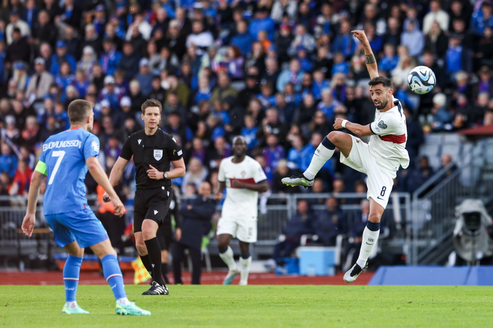 关于葡萄牙大胜冰岛，晋级欧洲预选赛八强的信息