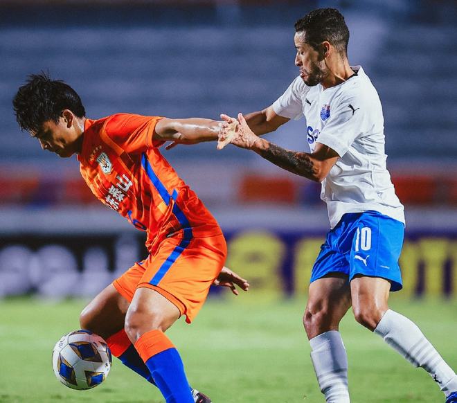 包含富力客场逼平鲁能，力有未逮的词条