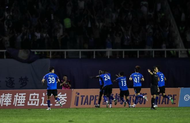 沈阳虹口队前场球员备战下一场比赛的简单介绍