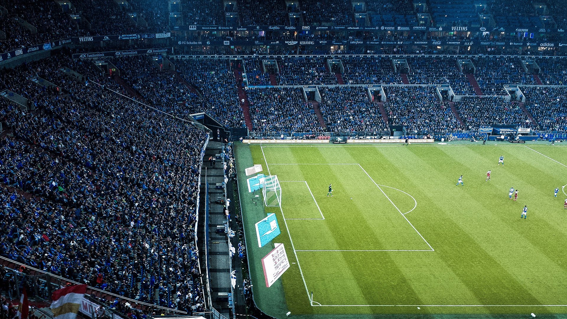 赛道与球场，哈弗茨连续得分拉开差距的F1揭幕战之夜