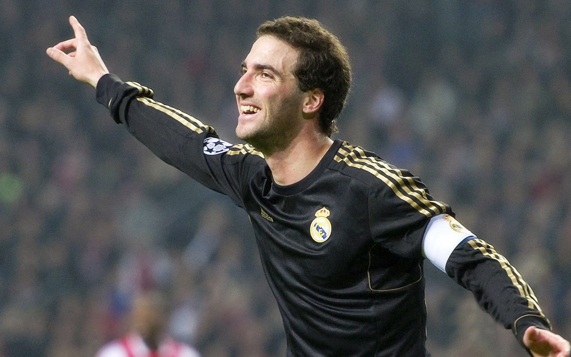 法比尼奥状态火热,AC米兰险胜摩洛哥,红黑军团展现唯一性